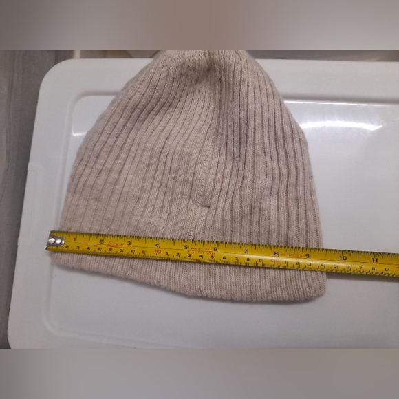 Anthropologie - Women's Winter Hat/Toque - Beige/Cream - One Size - Picture 4 of 6
